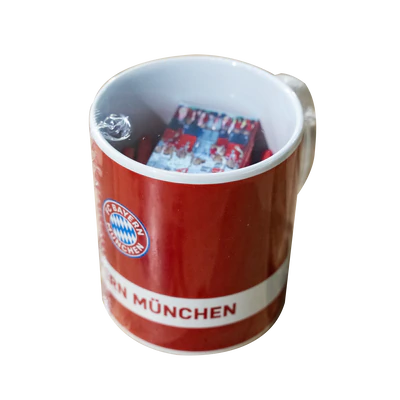 Imagine produs 2 - Cană FC Bayern Munchen umplută cu dulciuri 90g