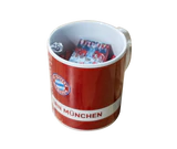 Produktabbildung 2 - FC Bayern München Tasse befüllt mit Süssigkeiten 90g