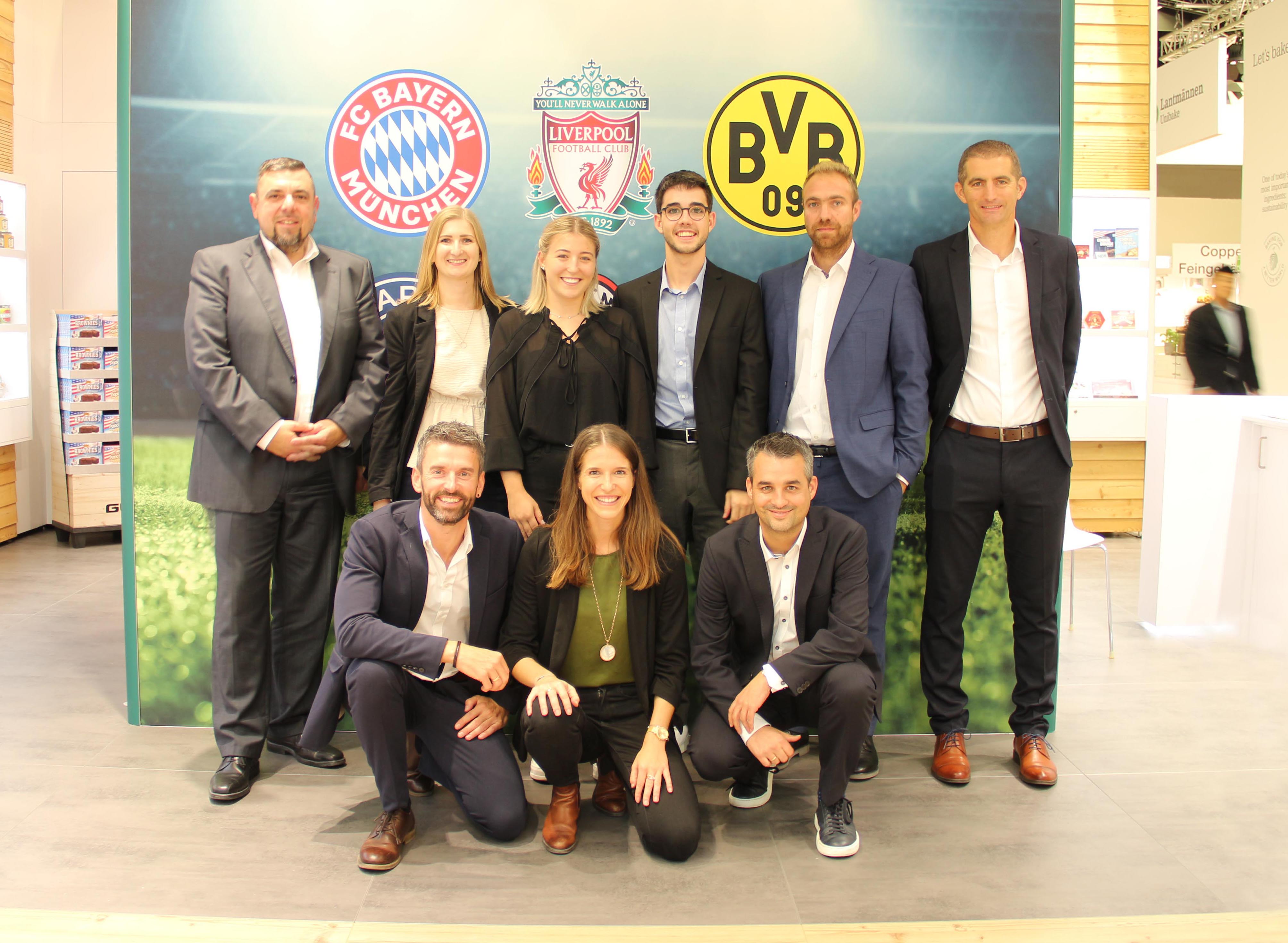 Entire Gunz trade fair team