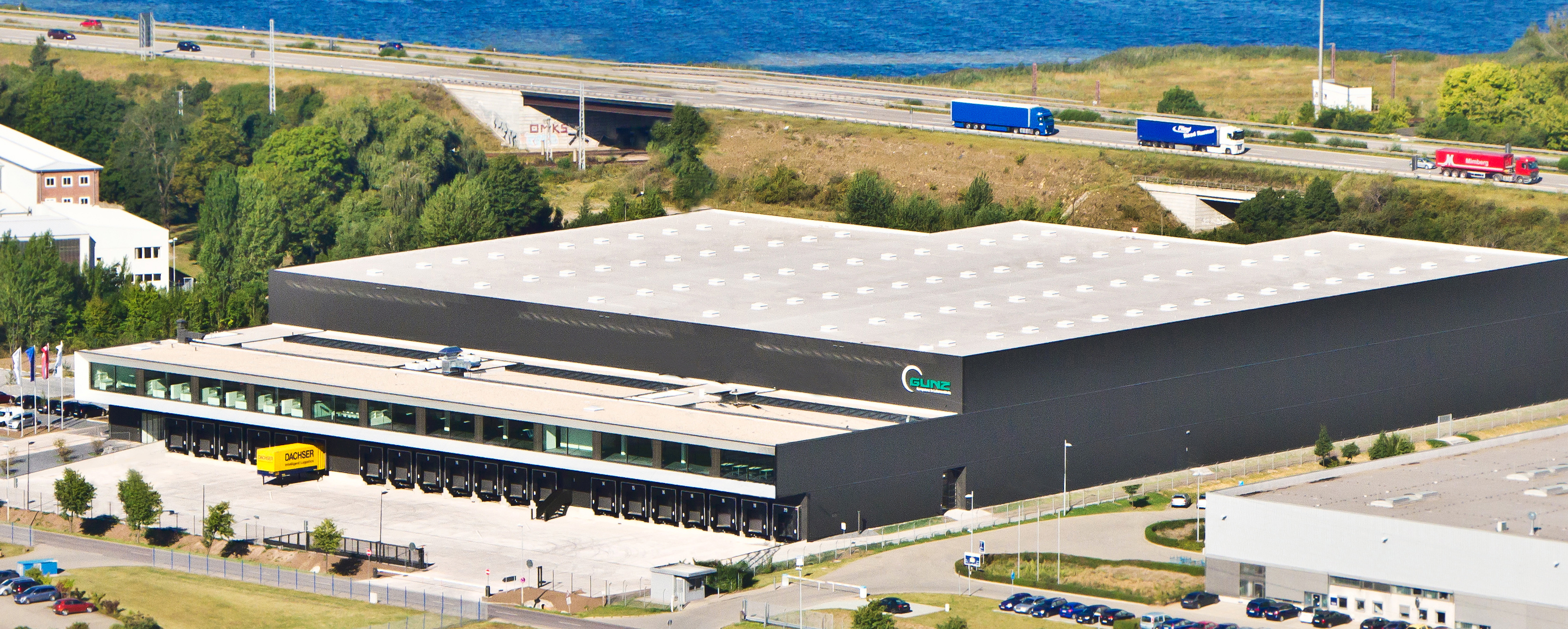 Außenansicht des neuen Gunz Logistikzentrums in Magdeburg