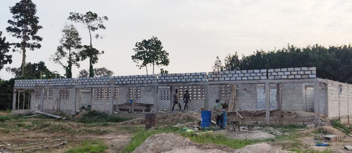Baufortschritt der neuen Schule in Côte d’Ivoire, Afrika